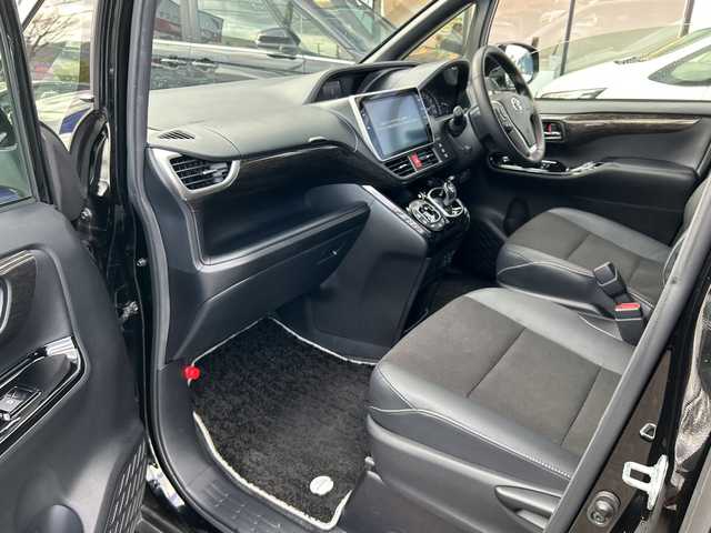 トヨタ ノア ハイブリッド Si ダブルバイビー 大阪府 2018(平30)年 5.1万km ブラック トヨタセーフティセンス　純正１０型ナビ　フリップダウンモニター　バックカメラ　両側パワースライドドア　前席シートヒーター　ハーフレザーシート　クルーズコントロール　前後ドラレコ　ＥＴＣ　ＬＥＤオートライト　ＣＤ　ＤＶＤ　ＢＴ　フルセグTV