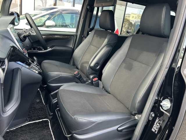 トヨタ ノア ハイブリッド Si ダブルバイビー 大阪府 2018(平30)年 5.1万km ブラック トヨタセーフティセンス　純正１０型ナビ　フリップダウンモニター　バックカメラ　両側パワースライドドア　前席シートヒーター　ハーフレザーシート　クルーズコントロール　前後ドラレコ　ＥＴＣ　ＬＥＤオートライト　ＣＤ　ＤＶＤ　ＢＴ　フルセグTV