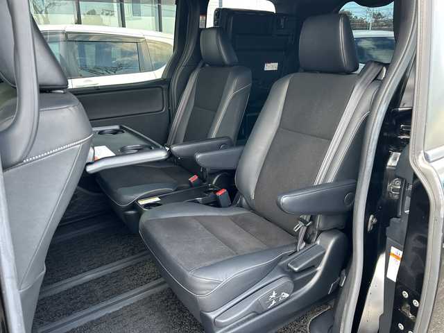 トヨタ ノア ハイブリッド Si ダブルバイビー 大阪府 2018(平30)年 5.1万km ブラック トヨタセーフティセンス　純正１０型ナビ　フリップダウンモニター　バックカメラ　両側パワースライドドア　前席シートヒーター　ハーフレザーシート　クルーズコントロール　前後ドラレコ　ＥＴＣ　ＬＥＤオートライト　ＣＤ　ＤＶＤ　ＢＴ　フルセグTV