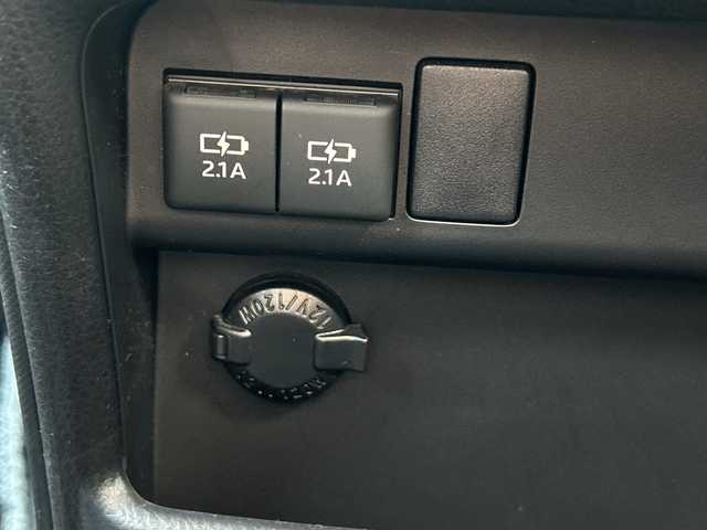 トヨタ ノア ハイブリッド Si ダブルバイビー 大阪府 2018(平30)年 5.1万km ブラック トヨタセーフティセンス　純正１０型ナビ　フリップダウンモニター　バックカメラ　両側パワースライドドア　前席シートヒーター　ハーフレザーシート　クルーズコントロール　前後ドラレコ　ＥＴＣ　ＬＥＤオートライト　ＣＤ　ＤＶＤ　ＢＴ　フルセグTV