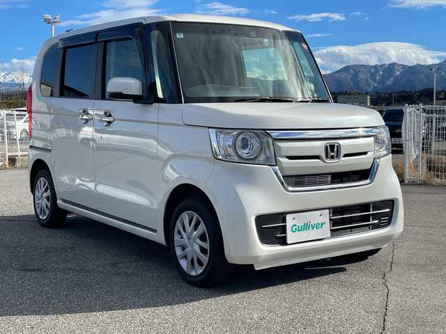 ホンダ Ｎ ＢＯＸ 富山県 2018(平30)年 7.4万km プレミアムホワイトパールⅡ 社外８型メモリナビゲーション/型番：AVIC-RL901/【CD/DVD/BT/AUX/フルセグTV】/バックカメラ/ビルトインＥＴＣ　/ドライブレコーダー　/スマートキー一体型純正エンジンスターター　/パワースライドドア　/革調シートカバー　/ＬＥＤヘッドライト　/前席シートヒーター/純正フロアマット