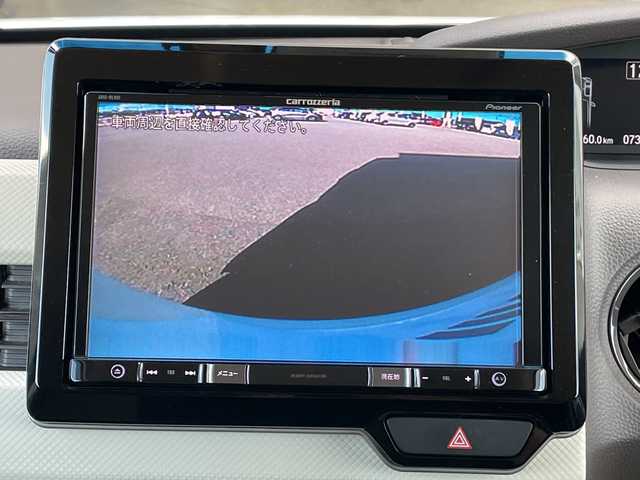 ホンダ Ｎ ＢＯＸ 富山県 2018(平30)年 7.4万km プレミアムホワイトパールⅡ 社外８型メモリナビゲーション/型番：AVIC-RL901/【CD/DVD/BT/AUX/フルセグTV】/バックカメラ/ビルトインＥＴＣ　/ドライブレコーダー　/スマートキー一体型純正エンジンスターター　/パワースライドドア　/革調シートカバー　/ＬＥＤヘッドライト　/前席シートヒーター/純正フロアマット