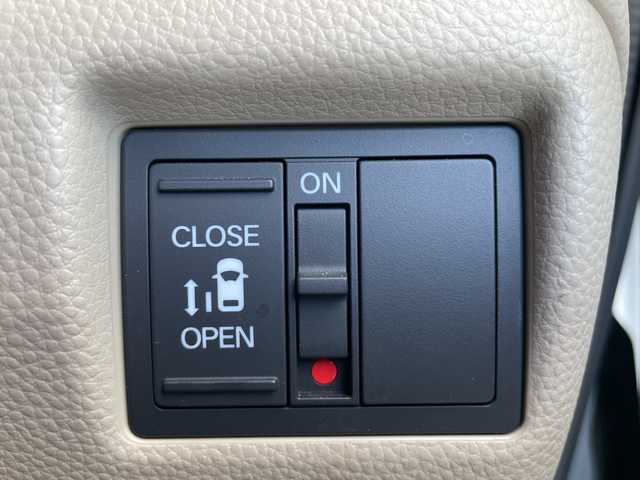 ホンダ Ｎ ＢＯＸ 富山県 2018(平30)年 7.4万km プレミアムホワイトパールⅡ 社外８型メモリナビゲーション/型番：AVIC-RL901/【CD/DVD/BT/AUX/フルセグTV】/バックカメラ/ビルトインＥＴＣ　/ドライブレコーダー　/スマートキー一体型純正エンジンスターター　/パワースライドドア　/革調シートカバー　/ＬＥＤヘッドライト　/前席シートヒーター/純正フロアマット