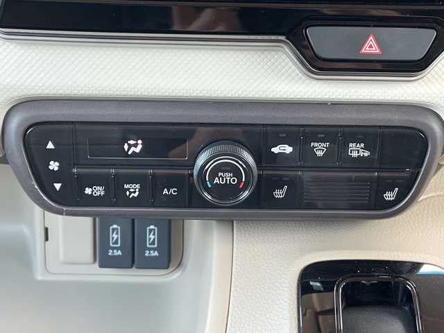 ホンダ Ｎ ＢＯＸ 富山県 2018(平30)年 7.4万km プレミアムホワイトパールⅡ 社外８型メモリナビゲーション/型番：AVIC-RL901/【CD/DVD/BT/AUX/フルセグTV】/バックカメラ/ビルトインＥＴＣ　/ドライブレコーダー　/スマートキー一体型純正エンジンスターター　/パワースライドドア　/革調シートカバー　/ＬＥＤヘッドライト　/前席シートヒーター/純正フロアマット