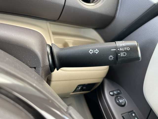 ホンダ Ｎ ＢＯＸ 富山県 2018(平30)年 7.4万km プレミアムホワイトパールⅡ 社外８型メモリナビゲーション/型番：AVIC-RL901/【CD/DVD/BT/AUX/フルセグTV】/バックカメラ/ビルトインＥＴＣ　/ドライブレコーダー　/スマートキー一体型純正エンジンスターター　/パワースライドドア　/革調シートカバー　/ＬＥＤヘッドライト　/前席シートヒーター/純正フロアマット