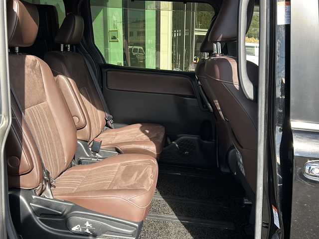 トヨタ エスクァイア ハイブリッド Gi プレミアムパッケージ 鹿児島県 2018(平30)年 7.1万km ブラック ディーラーオプション10インチナビ(NSZN-Z66T)/バックカメラ/フルセグテレビ/CD/DVD/BT/SD/FM.AM/プリクラッシュセーフティ/レーンディパーチャーアラート/オートマチックハイビーム/先行車発信告知/クルーズコントロール/両側パワースライドドア/ステアリングスイッチ/社外360度録画型ドライブレコーダー(HDR360G)/シートヒーター(運転席/助手席)/ビルトインETC/AC100V電源（センターコンソール後方）/前後コーナーセンサー/後席ロールサンシェード/純正フロアマット/純正ドアバイザー/純正15インチアルミホイール/スマートキー×2/エンジンスターター×1/保証書/取扱説明書