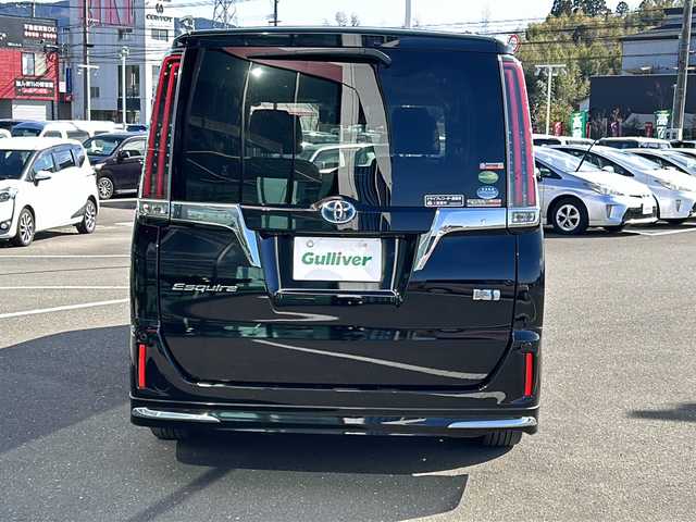 トヨタ エスクァイア ハイブリッド Gi プレミアムパッケージ 鹿児島県 2018(平30)年 7.1万km ブラック ディーラーオプション10インチナビ(NSZN-Z66T)/バックカメラ/フルセグテレビ/CD/DVD/BT/SD/FM.AM/プリクラッシュセーフティ/レーンディパーチャーアラート/オートマチックハイビーム/先行車発信告知/クルーズコントロール/両側パワースライドドア/ステアリングスイッチ/社外360度録画型ドライブレコーダー(HDR360G)/シートヒーター(運転席/助手席)/ビルトインETC/AC100V電源（センターコンソール後方）/前後コーナーセンサー/後席ロールサンシェード/純正フロアマット/純正ドアバイザー/純正15インチアルミホイール/スマートキー×2/エンジンスターター×1/保証書/取扱説明書