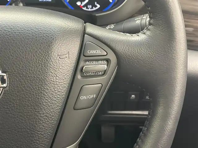 日産 エルグランド 250ハイウェイスターS 愛知県 2017(平29)年 4.2万km ブリリアントホワイトパール 純正９型ナビ　フルセグＴＶ　Ｂｌｕｅｔｏｏｔｈ　純正後席モニター　バックカメラ　両側パワースライドドア　ハーフレザーシート　オットマン　ＥＴＣ　ドライブレコーダー　純正アルミ　プッシュスタート　禁煙車