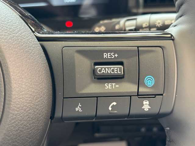 日産 セレナ e－パワー ハイウェイスター V 埼玉県 2025(令7)年 0.1万km未満 プリズムホワイト エマージェンシーブレーキ /プロパイロット /純正メモリナビ /　　USB/BT/フルセグ /アラウンドビューモニター /両側パワースライドドア /LEDオートライト /純正16インチアルミホイール /ステアリングスイッチ/USBポート/スマートキー2本/ビルトインETC2.0/禁煙車