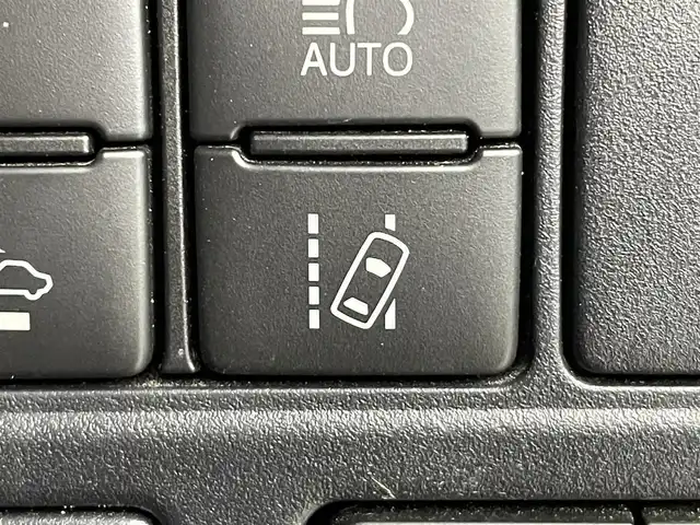 トヨタ ヴォクシー ZS 煌Ⅲ 群馬県 2020(令2)年 6.6万km ブラック 純正10インチナビ/(AM/FM/Bluetooth/フルセグTV/CD/DVD/HDMI)/バックモニター/純正12.1インチフリップダウンモニター/Toyota Safety Sense C/ ・プリクラッシュセーフティ/ ・レーンディパーチャーアラート/ ・オートマチックハイビーム/両側パワースライドドア/クルーズコントロール/ビルトインETC/プッシュスタート/スマートキー