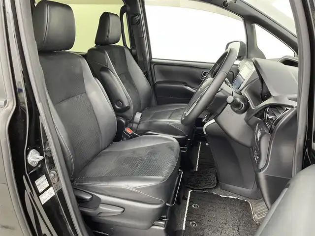 トヨタ ヴォクシー ZS 煌Ⅲ 群馬県 2020(令2)年 6.6万km ブラック 純正10インチナビ/(AM/FM/Bluetooth/フルセグTV/CD/DVD/HDMI)/バックモニター/純正12.1インチフリップダウンモニター/Toyota Safety Sense C/ ・プリクラッシュセーフティ/ ・レーンディパーチャーアラート/ ・オートマチックハイビーム/両側パワースライドドア/クルーズコントロール/ビルトインETC/プッシュスタート/スマートキー