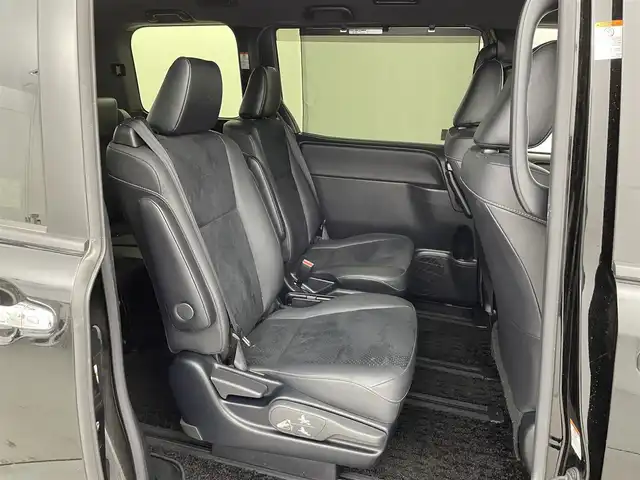 トヨタ ヴォクシー ZS 煌Ⅲ 群馬県 2020(令2)年 6.6万km ブラック 純正10インチナビ/(AM/FM/Bluetooth/フルセグTV/CD/DVD/HDMI)/バックモニター/純正12.1インチフリップダウンモニター/Toyota Safety Sense C/ ・プリクラッシュセーフティ/ ・レーンディパーチャーアラート/ ・オートマチックハイビーム/両側パワースライドドア/クルーズコントロール/ビルトインETC/プッシュスタート/スマートキー