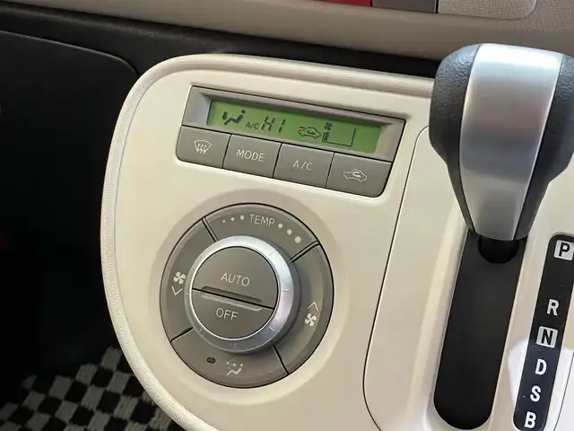 ダイハツ ミラ ココア プラスG 岩手県 2012(平24)年 9.3万km パールホワイトⅢ ４WD/ルーフレール/オートエアコン/アイドリングストップ/ヘッドライトレベライザー/純正シートカバー/純正ナビ/ワンセグTV/バックカメラ/ETC/フロントベンチシート/純正フロアマット/フォグランプ/ミニライト14インチアルミホイール