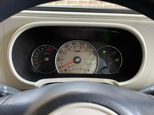 ダイハツ ミラ ココア プラスG 岩手県 2012(平24)年 9.3万km パールホワイトⅢ ４WD/ルーフレール/オートエアコン/アイドリングストップ/ヘッドライトレベライザー/純正シートカバー/純正ナビ/ワンセグTV/バックカメラ/ETC/フロントベンチシート/純正フロアマット/フォグランプ/ミニライト14インチアルミホイール