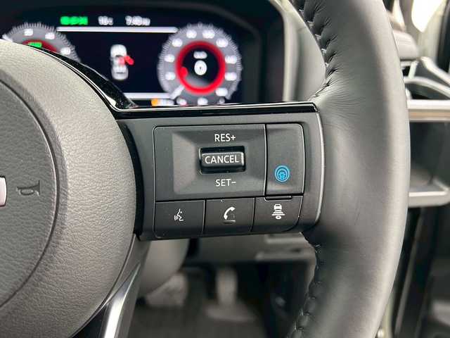 日産 エクストレイル G e－4ORCE 福井県 2023(令5)年 1.5万km ブリリアントホワイトパール/スーパーブラック 2トーン 純正メーカーオプションナビ/・全方位カメラ/・Bluetooth接続/・アップルカープレイ　/・アンドロイドオート/・フルセグTV/・USB入力端子/２．０プロパイロット/ＲＡＹＳ２０インチアルミホイール/レザーシート/シートヒーター（運転席＆助手席）/パワーシート　（運転席＆助手席）/純正ビルトインＥＴＣ２．０/電動リアゲート　/ヘッドアップディスプレイ/ニスモドアハンドルプロテクター/純正フロアマット