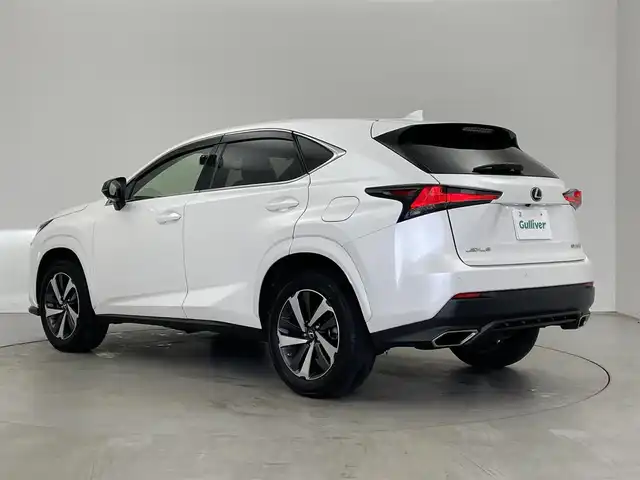 レクサス ＮＸ 300 スパイス&シック 埼玉県 2020(令2)年 2.8万km ソニッククォーツ メーカーナビ　黒合皮シート　ＢＳＭ　三眼ＬＥＤヘッドライト　ドライブレコーダー　ＥＴＣ２．０　セーフティシステムプラス　レーダークルーズコントロール　パワートランク　ベンチレーション　バックカメラ