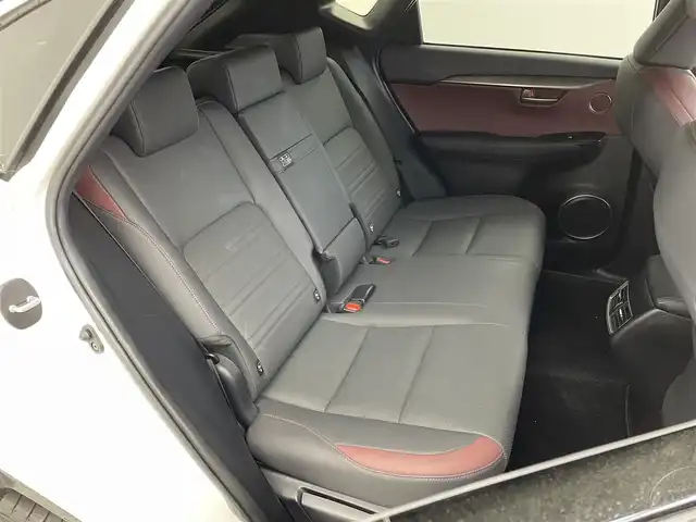 レクサス ＮＸ 300 スパイス&シック 埼玉県 2020(令2)年 2.8万km ソニッククォーツ メーカーナビ　黒合皮シート　ＢＳＭ　三眼ＬＥＤヘッドライト　ドライブレコーダー　ＥＴＣ２．０　セーフティシステムプラス　レーダークルーズコントロール　パワートランク　ベンチレーション　バックカメラ