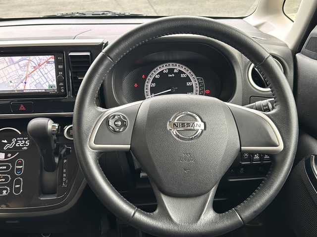 日産 デイズ ルークス X Vセレクション 静岡県 2020(令2)年 5.4万km ブロッサムピンク 純正ナビ/・iPod/・SD/・FM/AM/・TV/・CD/・Bluetooth/主要装備/・アラウンドビューモニター/・両側パワースライドドア/・衝突被害軽減システム/・横滑り防止装置/・アイドリングストップ/・ステアリングスイッチ/・ｎａｎｏｅ/・リヤシーリングファン/・純正アルミホイール