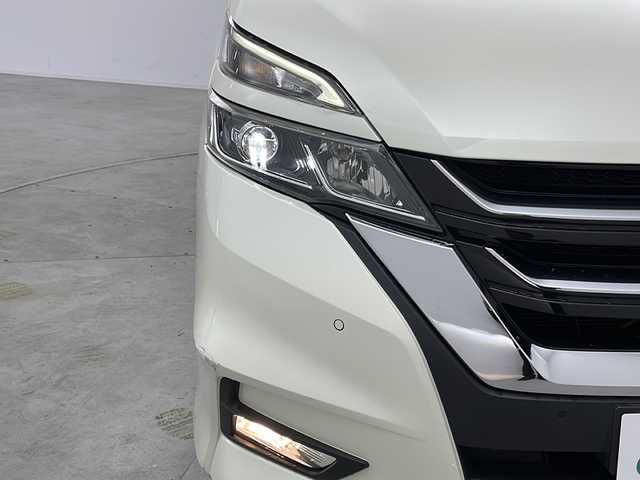 日産 セレナ ハイウェイスター 群馬県 2016(平28)年 8.2万km ブリリアントホワイトパール 純正９型ナビ　純正１０型後席モニター　全周囲カメラ　ハンズフリー両側電動スライドドア　クルーズコントロール　スマートキー　衝突被害軽減ブレーキ　クリアランスソナー　ＬＥＤヘッドライト　ドラレコ　禁煙