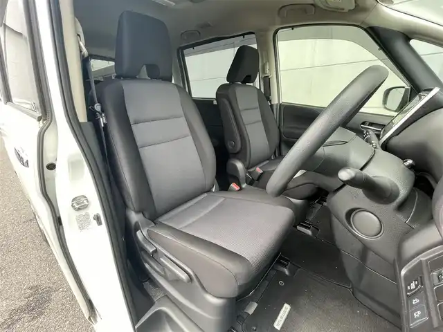 日産 セレナ X V 千葉県 2022(令4)年 4.2万km ブリリアントホワイトパール 衝突軽減ブレーキ/レーンキープアシスト/クリアランスソナー/ブラインドスポットモニター/純正10インチＳＤナビ/　フルセグ/BT/DVD/CD/MSV/アラウンドビューモニター/ステアリングスイッチ/クルーズコントロール/ETC/両側パワースライドドア/LEDヘッドライト/オートライト/スマートキー/プッシュスタート/ルーフキャリア