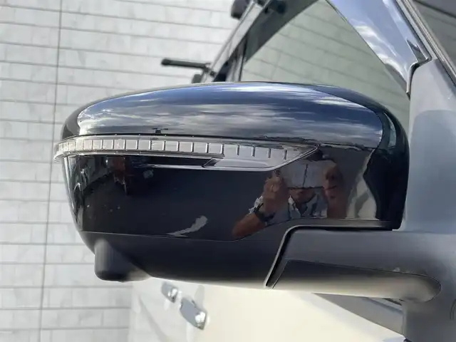 日産 セレナ X V 福岡県 2022(令4)年 4.2万km ブリリアントホワイトパール 純正10型SDナビ(フルセグTV/CD/DVD/BT)オールアラウンドビューブラインドスポットコーナーセンサー両側パワスラドラレコETC純正フロアマットプッシュスタートスマートキー