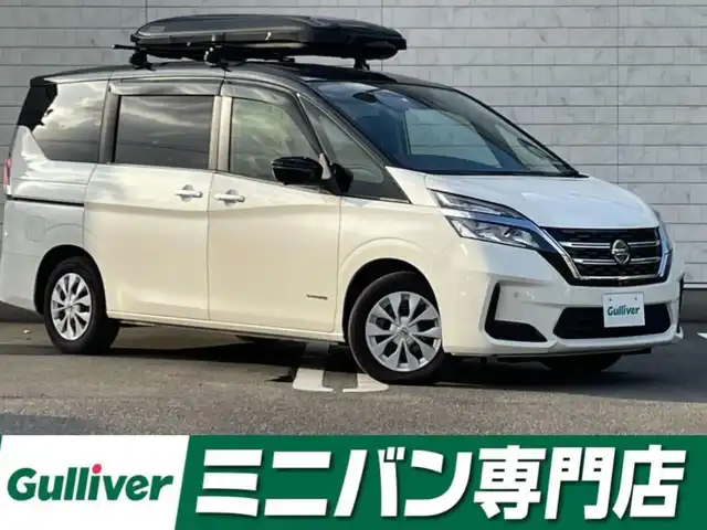 日産 セレナ X V 福岡県 2022(令4)年 4.2万km ブリリアントホワイトパール 純正10型SDナビ(フルセグTV/CD/DVD/BT)オールアラウンドビューブラインドスポットコーナーセンサー両側パワスラドラレコETC純正フロアマットプッシュスタートスマートキー