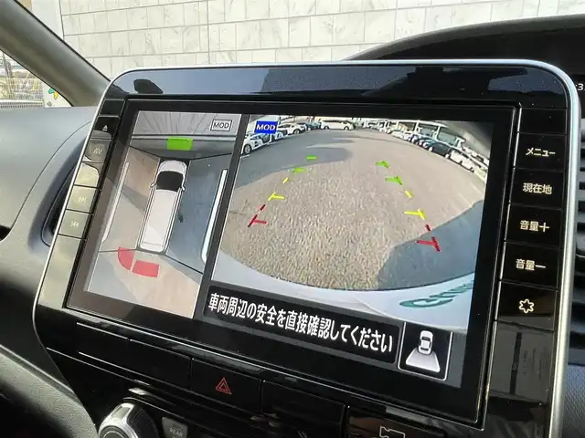 日産 セレナ X V 福岡県 2022(令4)年 4.2万km ブリリアントホワイトパール 純正10型SDナビ(フルセグTV/CD/DVD/BT)オールアラウンドビューブラインドスポットコーナーセンサー両側パワスラドラレコETC純正フロアマットプッシュスタートスマートキー