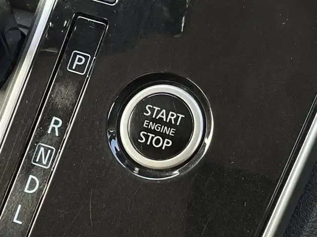 日産 セレナ X V 福岡県 2022(令4)年 4.2万km ブリリアントホワイトパール 純正10型SDナビ(フルセグTV/CD/DVD/BT)オールアラウンドビューブラインドスポットコーナーセンサー両側パワスラドラレコETC純正フロアマットプッシュスタートスマートキー