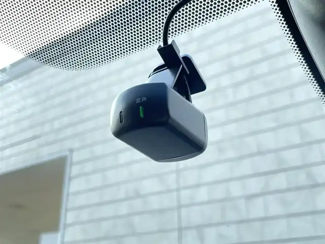 日産 セレナ X V 福岡県 2022(令4)年 4.2万km ブリリアントホワイトパール 純正10型SDナビ(フルセグTV/CD/DVD/BT)オールアラウンドビューブラインドスポットコーナーセンサー両側パワスラドラレコETC純正フロアマットプッシュスタートスマートキー