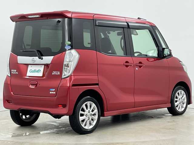 日産 デイズ ルークス ハイウェイスターX 道央・札幌 2016(平28)年 5.1万km スパークリングレッドM ・４WD/・純正ナビ/　CD/DVD/BT/SD/・フルセグTV/・アラウンドビューモニター/・エマージェンシーブレーキ/・運転席シートヒーター/・左パワースライドドア /・アイドリングストップ/・ドライブレコーダー/・モニター付きインナーミラー/・アイドリングストップ/・オートライト/・HIDヘッドライト/・フォグランプ/・プッシュスタート/・スマートキー/・純正フロアマット/・純正ドアバイザー/・14インチ純正アルミホイール/・スペアキー