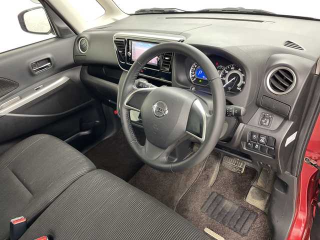 日産 デイズ ルークス ハイウェイスターX 道央・札幌 2016(平28)年 5.1万km スパークリングレッドM ・４WD/・純正ナビ/　CD/DVD/BT/SD/・フルセグTV/・アラウンドビューモニター/・エマージェンシーブレーキ/・運転席シートヒーター/・左パワースライドドア /・アイドリングストップ/・ドライブレコーダー/・モニター付きインナーミラー/・アイドリングストップ/・オートライト/・HIDヘッドライト/・フォグランプ/・プッシュスタート/・スマートキー/・純正フロアマット/・純正ドアバイザー/・14インチ純正アルミホイール/・スペアキー