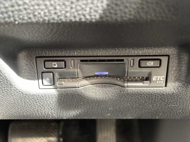 トヨタ シエンタ ハイブリッド Z 愛知県 2022(令4)年 2.2万km ベージュ 衝突軽減システム/純正10.5型ディズプレイオーディオ　ナビあり/全方位カメラ/両側パワースライドドア/レーダークルーズコントロール/シートヒーター/フルセグ/Bluetooth/バックカメラ/コーナーセンサー/ブラインドスポットモニター/LEDヘッドライト/ステアリングヒーター/オートマチックハイビーム/ETC/ステアリングスイッチ/スマートキー/プッシュスタート