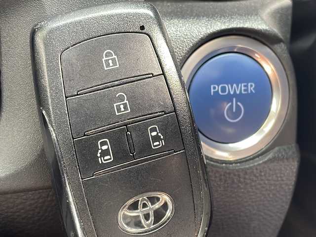 トヨタ シエンタ ハイブリッド Z 愛知県 2022(令4)年 2.2万km ベージュ 衝突軽減システム/純正10.5型ディズプレイオーディオ　ナビあり/全方位カメラ/両側パワースライドドア/レーダークルーズコントロール/シートヒーター/フルセグ/Bluetooth/バックカメラ/コーナーセンサー/ブラインドスポットモニター/LEDヘッドライト/ステアリングヒーター/オートマチックハイビーム/ETC/ステアリングスイッチ/スマートキー/プッシュスタート