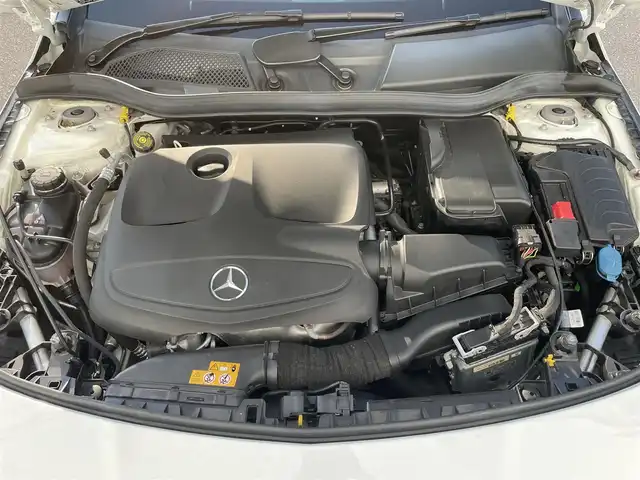 メルセデス・ベンツ ＣＬＡ１８０ Sブレイク AMG スタイル 滋賀県 2018(平30)年 2.2万km ポーラホワイト 純正ナビ/(Bluetooth/フルセグ/CD/DVD)/レーダーセーフティパッケージ/・アクティブブラインドスポットアシスト/・ディストロニック・プラス/・アクティブレーンキーピングアシスト/・衝突軽減ブレーキ/ハーフレザーシート/シートヒーター/電動リアゲート/フットトランクオープナー/電動パーキング/ブレーキホールド/ETC/ドライブレコーダー/パドルシフト/USB