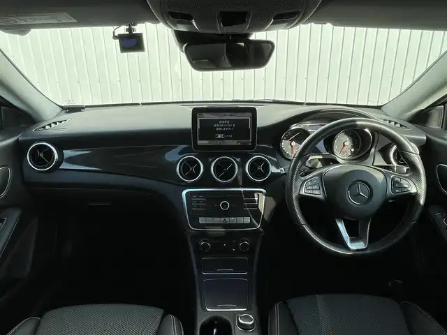 メルセデス・ベンツ ＣＬＡ１８０ Sブレイク AMG スタイル 滋賀県 2018(平30)年 2.2万km ポーラホワイト 純正ナビ/(Bluetooth/フルセグ/CD/DVD)/レーダーセーフティパッケージ/・アクティブブラインドスポットアシスト/・ディストロニック・プラス/・アクティブレーンキーピングアシスト/・衝突軽減ブレーキ/ハーフレザーシート/シートヒーター/電動リアゲート/フットトランクオープナー/電動パーキング/ブレーキホールド/ETC/ドライブレコーダー/パドルシフト/USB