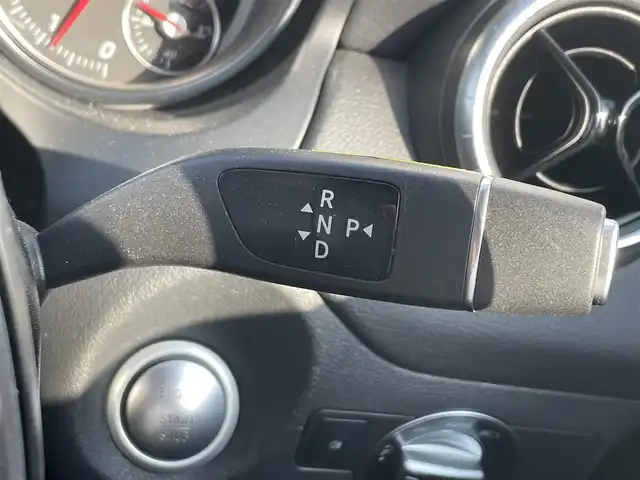 メルセデス・ベンツ ＣＬＡ１８０ Sブレイク AMG スタイル 滋賀県 2018(平30)年 2.2万km ポーラホワイト 純正ナビ/(Bluetooth/フルセグ/CD/DVD)/レーダーセーフティパッケージ/・アクティブブラインドスポットアシスト/・ディストロニック・プラス/・アクティブレーンキーピングアシスト/・衝突軽減ブレーキ/ハーフレザーシート/シートヒーター/電動リアゲート/フットトランクオープナー/電動パーキング/ブレーキホールド/ETC/ドライブレコーダー/パドルシフト/USB