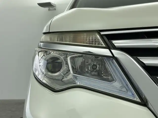 日産 セレナ ハイウェイS G Sハイブリッド 群馬県 2014(平26)年 7.6万km ブリリアントホワイトパール 社外８インチナビ　フリップダウンモニター１０．１インチ　バックカメラ　クルーズコントロール　エマージェンシーブレーキ　車線逸脱警報　両側パワースライドドア　ＬＥＤヘッドライト　ハーフレザーシート