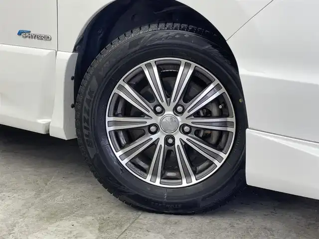 日産 セレナ ハイウェイS G Sハイブリッド 群馬県 2014(平26)年 7.6万km ブリリアントホワイトパール 社外８インチナビ　フリップダウンモニター１０．１インチ　バックカメラ　クルーズコントロール　エマージェンシーブレーキ　車線逸脱警報　両側パワースライドドア　ＬＥＤヘッドライト　ハーフレザーシート
