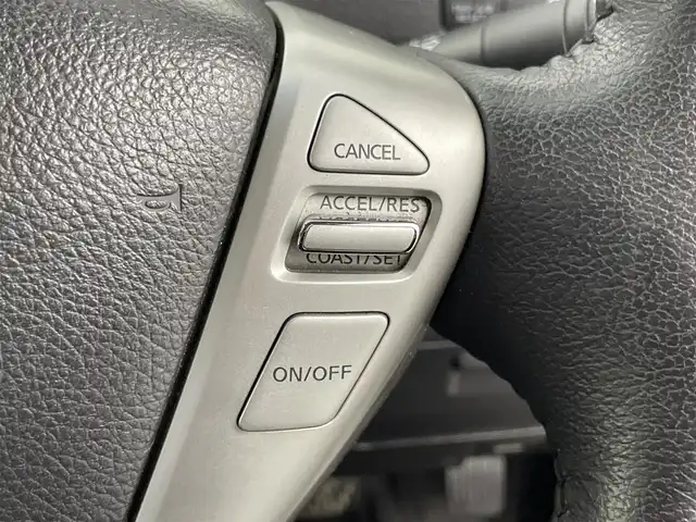 日産 セレナ ハイウェイS G Sハイブリッド 群馬県 2014(平26)年 7.6万km ブリリアントホワイトパール 社外８インチナビ　フリップダウンモニター１０．１インチ　バックカメラ　クルーズコントロール　エマージェンシーブレーキ　車線逸脱警報　両側パワースライドドア　ＬＥＤヘッドライト　ハーフレザーシート
