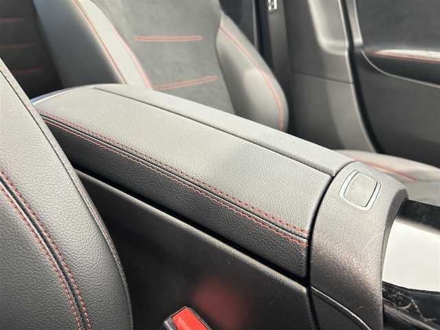 メルセデス・ベンツ Ａ２００ｄ AMGライン 福岡県 2022(令4)年 1.9万km ポーラホワイト パラノミックスライディングルーフ　/ＡＭＧラインＰＫＧ　/マルチビームＬＥＤライト　/純正グリル付　/ハーフレザー　/純正ナビ／フルセグ　/Ｂｌｕｅｔｏｏｔｈ　/シートヒーター　/純正１８インチＡＷ　/ＥＴＣ２．０
