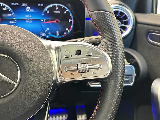 メルセデス・ベンツ Ａ２００ｄ AMGライン 福岡県 2022(令4)年 1.9万km ポーラホワイト パラノミックスライディングルーフ　/ＡＭＧラインＰＫＧ　/マルチビームＬＥＤライト　/純正グリル付　/ハーフレザー　/純正ナビ／フルセグ　/Ｂｌｕｅｔｏｏｔｈ　/シートヒーター　/純正１８インチＡＷ　/ＥＴＣ２．０