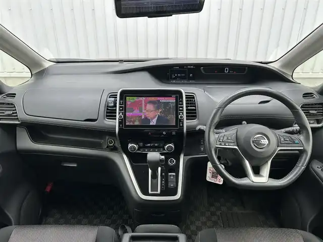 日産 セレナ ハイウェイスター 群馬県 2017(平29)年 9.7万km マルーンレッド 2トーン ワンオーナー/純正ナビ(SD/FM/AM/フルセグTV/Bluetooth)/両側パワースライドドア/プロパイロット/LEDヘッドライト/アラウンドビューモニター/純正フロアマット/ドアバイザー/スマートキー/プッシュスタート/コーナーセンサー/オートライト/クルーズコントロール(自動追従走行)/純正AW付サマータイヤ4本積込/取扱説明書/保証書