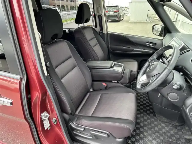 日産 セレナ ハイウェイスター 群馬県 2017(平29)年 9.7万km マルーンレッド 2トーン ワンオーナー/純正ナビ(SD/FM/AM/フルセグTV/Bluetooth)/両側パワースライドドア/プロパイロット/LEDヘッドライト/アラウンドビューモニター/純正フロアマット/ドアバイザー/スマートキー/プッシュスタート/コーナーセンサー/オートライト/クルーズコントロール(自動追従走行)/純正AW付サマータイヤ4本積込/取扱説明書/保証書