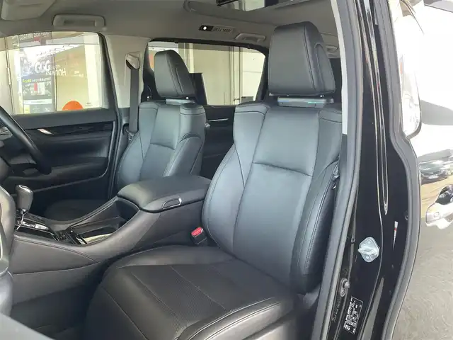 トヨタ ヴェルファイア ZG 道東・釧路十勝 2018(平30)年 2.4万km ブラック ４WD/Toyota Safety Sense/・PCS（プリクラッシュセーフティ）/・緊急時操舵支援/・レーンディパーチャーアラート/・ロードサインアシスト/・ドライバー異常時対応システム/・プロアクティブドライビングアシスト/・オートマチックハイビーム/・アダプティブハイビームシステム/・レーダークルーズコントロール/・先行車発進告知機能/社外メモリーナビ/（CD/DVD/BT)/フルセグTV/バックカメラ/両側パワースライドドア/パワーバックドア/クルーズコントロール/LEDオートライト/LEDフォグランプ/革シート/シートヒーター/パワーシート/エアシート/シートメモリ/純正室内カーテンセット/ステアリングヒーター/ステアリングスイッチ/電動オットマン/オートエアコン/アイドリングストップ/100V充電/電動化駆動ミラー/デジタルインナーミラー/スマートキー/社外ヒッチメンバー/ヘッドレストモニター/社外AW18インチ付きスタットレスタイヤ積込