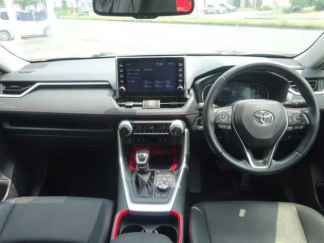 トヨタ ＲＡＶ４ アドベンチャー オフロードPKG 静岡県 2021(令3)年 2.8万km アティチュードブラックマイカ ワンオーナー/禁煙車/9インチ純正ディスプレイオーディオ/(AM/FM/BT/USB/Miracast)/ステアリングリモコン/バックガイドモニターセット/・バックカメラ/・BMS/・リアクロストラフィックオートブレーキ/セーフティセンス/・プリクラッシュセーフティ/・レーントレーシングアシスト/・レーダークルーズコントロール/・オートマチックハイビーム/・ロードサインアシスト/USB(前席×3・後席×2）/ハンドルヒーター/運転席・助手席ヒートシーター/運転席パワーシート/電子パーキング/オートブレーキホールド/プッシュスタート・スマートキー/ブラック合皮スポーティシート/TRDフロントバンパーガーニッシュ（LED付）/フロントグリルカバー/ブリッジ型ルーフレール/純正フロアマット/ビルトインETC/LEDヘッドライト/保証書・取扱説明書・ナビ説
