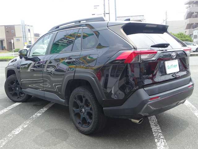 トヨタ ＲＡＶ４ アドベンチャー オフロードPKG 静岡県 2021(令3)年 2.8万km アティチュードブラックマイカ ワンオーナー/禁煙車/9インチ純正ディスプレイオーディオ/(AM/FM/BT/USB/Miracast)/ステアリングリモコン/バックガイドモニターセット/・バックカメラ/・BMS/・リアクロストラフィックオートブレーキ/セーフティセンス/・プリクラッシュセーフティ/・レーントレーシングアシスト/・レーダークルーズコントロール/・オートマチックハイビーム/・ロードサインアシスト/USB(前席×3・後席×2）/ハンドルヒーター/運転席・助手席ヒートシーター/運転席パワーシート/電子パーキング/オートブレーキホールド/プッシュスタート・スマートキー/ブラック合皮スポーティシート/TRDフロントバンパーガーニッシュ（LED付）/フロントグリルカバー/ブリッジ型ルーフレール/純正フロアマット/ビルトインETC/LEDヘッドライト/保証書・取扱説明書・ナビ説