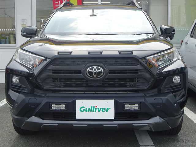 トヨタ ＲＡＶ４ アドベンチャー オフロードPKG 静岡県 2021(令3)年 2.8万km アティチュードブラックマイカ ワンオーナー/禁煙車/9インチ純正ディスプレイオーディオ/(AM/FM/BT/USB/Miracast)/ステアリングリモコン/バックガイドモニターセット/・バックカメラ/・BMS/・リアクロストラフィックオートブレーキ/セーフティセンス/・プリクラッシュセーフティ/・レーントレーシングアシスト/・レーダークルーズコントロール/・オートマチックハイビーム/・ロードサインアシスト/USB(前席×3・後席×2）/ハンドルヒーター/運転席・助手席ヒートシーター/運転席パワーシート/電子パーキング/オートブレーキホールド/プッシュスタート・スマートキー/ブラック合皮スポーティシート/TRDフロントバンパーガーニッシュ（LED付）/フロントグリルカバー/ブリッジ型ルーフレール/純正フロアマット/ビルトインETC/LEDヘッドライト/保証書・取扱説明書・ナビ説