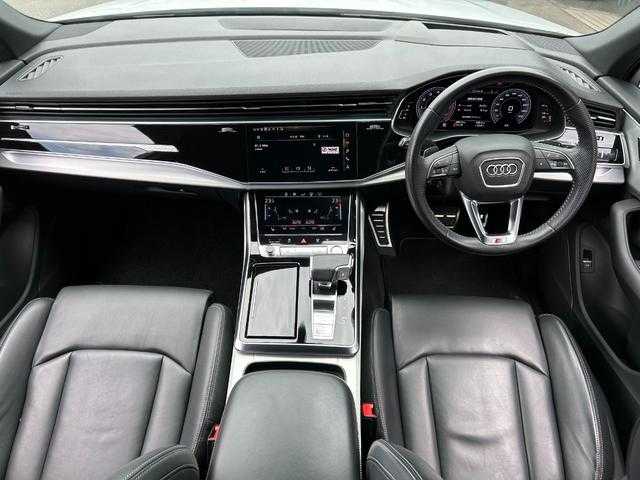アウディ Ｑ７ 45 Sラインリミテッド 埼玉県 2020(令2)年 2.9万km グレイシアホワイトメタリック 黒革/純正メモリーナビ/(Bluetooth/USB/CD/DVD/フルセグ)/マトリクスＬＥＤヘッドライト/アダプティブクルーズコントロール/全方位カメラ/バーチャルコクピット/前席パワーシート/シートヒーター/ヘッドアップディスプレイ/パワーバックドア