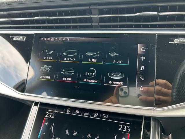 アウディ Ｑ７ 45 Sラインリミテッド 埼玉県 2020(令2)年 2.9万km グレイシアホワイトメタリック 黒革/純正メモリーナビ/(Bluetooth/USB/CD/DVD/フルセグ)/マトリクスＬＥＤヘッドライト/アダプティブクルーズコントロール/全方位カメラ/バーチャルコクピット/前席パワーシート/シートヒーター/ヘッドアップディスプレイ/パワーバックドア