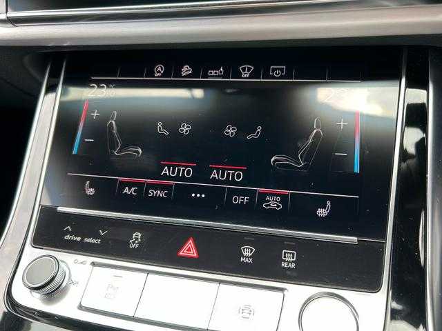 アウディ Ｑ７ 45 Sラインリミテッド 埼玉県 2020(令2)年 2.9万km グレイシアホワイトメタリック 黒革/純正メモリーナビ/(Bluetooth/USB/CD/DVD/フルセグ)/マトリクスＬＥＤヘッドライト/アダプティブクルーズコントロール/全方位カメラ/バーチャルコクピット/前席パワーシート/シートヒーター/ヘッドアップディスプレイ/パワーバックドア